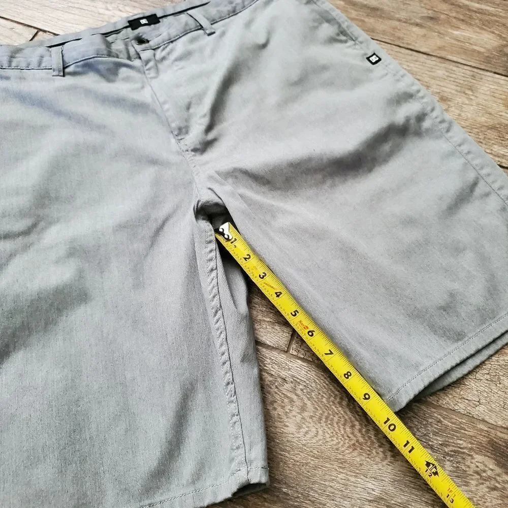 DC Gray Shorts Size 38 - Picture 3 of 11